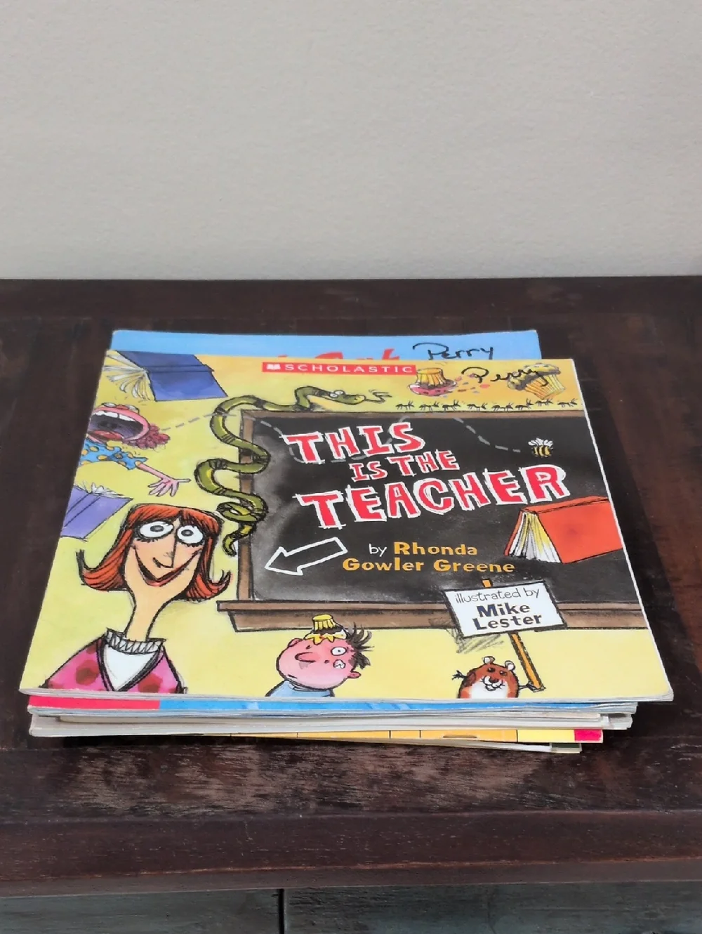 Scholastic Back to School Themed Lot of 9 Children's Fiction Books - Used
